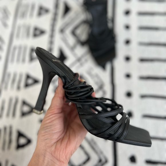 Black Suede Studio Black lace up square toe Strappy Sandal heels Size 37.5 (7.5) - Picture 9 of 9